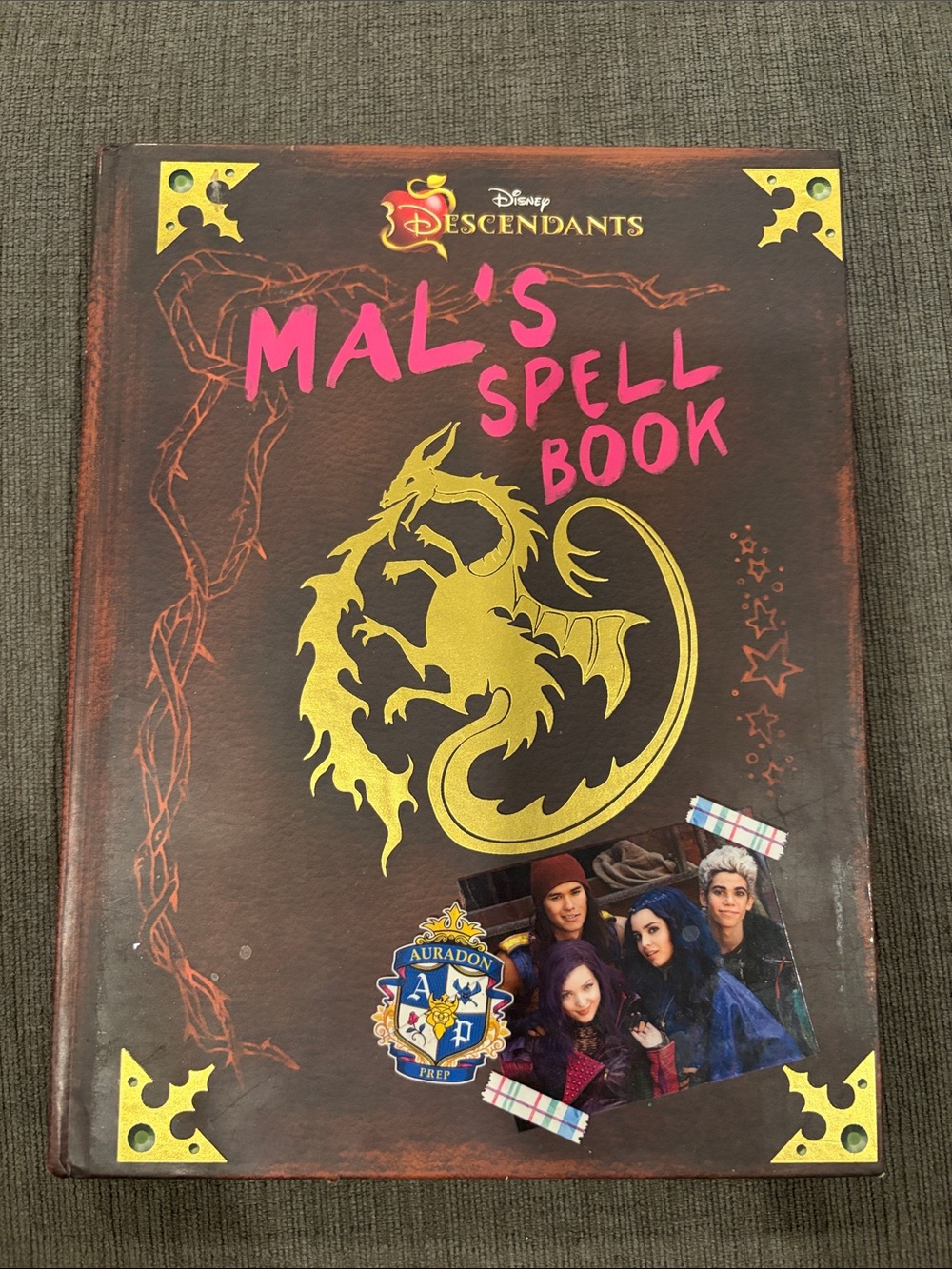 Disney Descendants book - Mal’s Spell Book      kids children’s books girls
